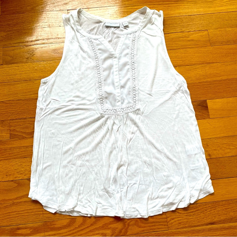 New York & Company White tank, medium